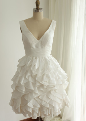 V Neckline Ivory Taffeta Ruffle Skirt Knee Length Wedding Dress